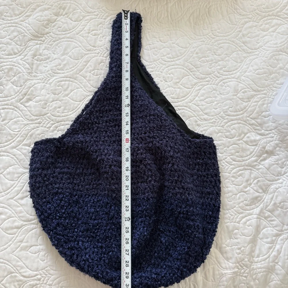 Crocheted Knit Chic Navy Blue Fizzy Textured Hobo Boho Shoulder‎ Bag Lined EUC